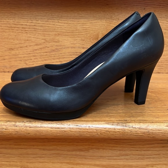 Clark Ultimate Comfort Collection Adriel Viola Shoes, NAVY, size 9.5M - Picture 13 of 14